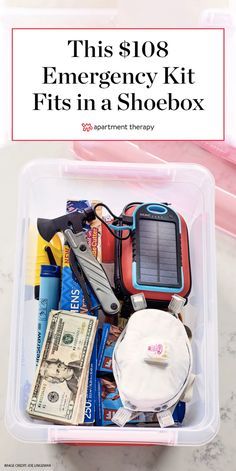 Tornado Emergency Kit Families, Emergency Bags, Organize Photos, Diy Survival, Emergency Preparedness Food, Emergency Binder