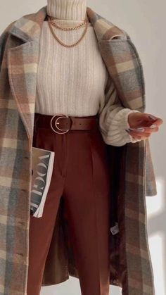 40s Mode, Light Academia Outfit, Chique Outfit, Business Professional Outfits, Business Outfits Women, Business Casual Outfits For Work, Neue Outfits, Classy Work Outfits, Plaid Coat