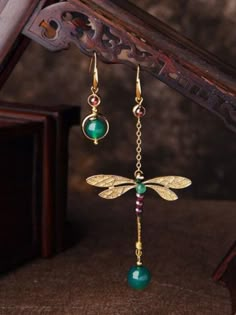 #Dragonfly  #vintage #earrings #Agate Asymmetrical Earrings, Dragonflies Design, Dragonfly Earrings, Women Earrings, Jewelry To Make, Jewellery Ideas, Bijoux Diy, Color Free, Engagement Anniversary