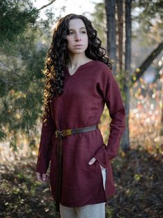 shieldmaiden's Viking tunic Viking Drawings, Medieval Tunic, Facial Reconstruction, Viking Tunic, Viking Garb, Shield Maiden, Medieval Costume, Medieval Clothing, Linen Tunic