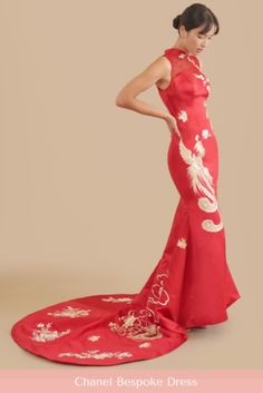 Need to see your cheogsam first before you buy it? Now you can see and try a variety of our Chinese wedding gowns in person with our sample dress kit. Fast, easy, and convenient. Qi Pao Wedding, Red Reception Dress, Cherry Blossom Wedding Decor, Red Reception, Chinese Bridal Dress, Qipao Wedding Dress, Red Chinese Wedding Dress, Chanel Miller, Lunar New Year Party