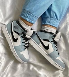 Professional Sneakers, Air Jordan 1 Black, Custom Air Jordan 1, Jordan 1 Black, Custom Nike, Best Shoes For Men