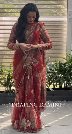 Sari For Bride, Sari Bride, Saree Looks, Sabyasachi Sarees, Simple Saree Designs, Desi Bride, Fashionable Saree Blouse Designs, Pakistani Fancy Dresses