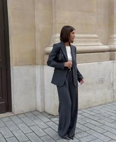 Banker Outfits, Conference Outfit, Minimalism Clothes, Form Outfits