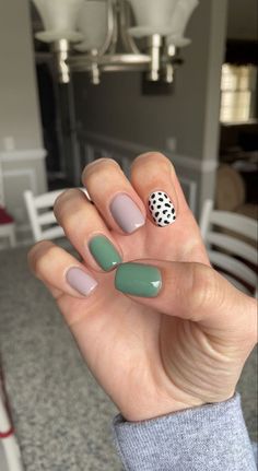 Gel Nails Ideas Short September, Shlack Nails Ideas Short, Cute September Nails Short, Every Day Nails Ideas, Easy Simple Nail Art, Short August Nails, Mail Ideas 2023, Short Nail Designs Neutral, August Nails Ideas Short