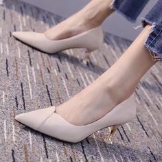 SPECIFICATIONSWith Platforms: YesUpper Material: PUToe Shape: Pointed ToePump Type: BasicOrigin: CN(Origin)Heel Type: Thin HeelsHeel Height: Super High (8cm-up)Brand Name: LDYRWQY 1Measurement In CM US size Europe Size UK Size Heel To Toe(in cm) 4.5 34 3.5 22 5 35 4 22.5 5.5 36 4.5 23 6 37 5 23.5 6.5 38 5.5 24 7 39 6 24.5 7.5 40 6.5 25 8 41 7 25.5 8.5 42 7.5 26 9 43 8 26.5 9.5 44 8.5 27 Professional Single, Luxury Heels, Party High Heels, Green Shoes, High Heels Stilettos, Spring Shoes, Kitten Heel, Spring And Autumn, Black Pumps