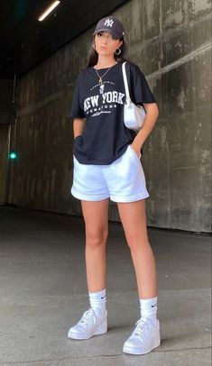 sporty outfits Looks Hip Hop, Boyish Outfits, Looks Pinterest, Tomboy Outfits, Tomboy Style Outfits, Causual Outfits, Swaggy Outfits, Tomboy Fashion, Sporty Outfits