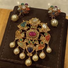 Navarathna Pendant, Navaratna Pendants, Navratna Pendant, Bridal Jewelry Vintage, Bridal Jewellery Design, Pearl Jewelry Design, Antique Jewellery Designs, Beautiful Gold Necklaces, Diamond Necklace Designs