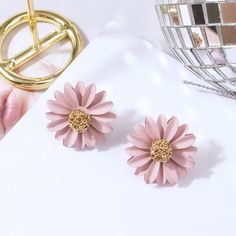 Gold Pink Cute Large Daisy Flower Stud Earrings Brand New, Never Worn Metal: Zinc Alloy + Gold Plated Measurement: 1.25in Diameter Pink Petal Earrings For Party, Rose Gold Flower Earrings For Spring, Pink Petal-shaped Jewelry For Spring, Pink Flower Earrings For Mother's Day, Pink 3d Flower Earrings For Party, Pink Cute Earrings With Handmade Flowers, Party Earrings With Pink 3d Flowers, Spring Pink Earrings With Flower Charm, Party Earrings With 3d Pink Flowers