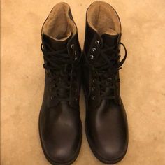 Amazing Fur Lined Leather External Boots Shipped Without Box For Weight Black Casual Lace-up Boots With Leather Lining, Casual Black Lace-up Boots With Leather Lining, Ugg Neumel Boots, Travel Slippers, Green Slippers, Ugg Boots Men, Shoes Ugg, Brown Suede Boots, Ugg Tasman