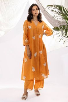 Orange chanderi mul pleated kurta with floral and thread hand embroidery. Comes with cotton silk straight pant and a seperate lining. - Aza Fashions Expensive Fashion, Organza Lace, Scalloped Border, Embroidered Pants, Floral Pajamas, Kurta With Pants, Fashion App, Silk Organza, Pants Pattern