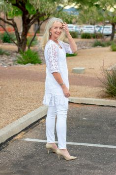 White Jeans Spring, Teen Spring Outfits, How To Wear White Jeans, Dressed For My Day, Girls Spring Outfits, Easter Fashion, Over 60 Fashion, Fashion Forecasting, 2022 Trends