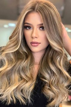 Brown Vs Blonde Hair, Face Framing Highlights, Hair Colour Ideas, Perfect Blonde Hair, Framing Highlights, Hair Color Streaks, Honey Face, Brown Hair Balayage, Cool Blonde