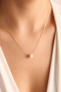 Dainty Pearl Necklace, Bridesmaid Gift, Bridesmaid Necklace Gift, Wedding Gift, Minimal Pearl Necklace, Gift for her Simple dainty necklace BRIDESMAID PEARL NECKLACE Best unique gift alternative,Bridesmaid Pearl Necklace ♡ The easiest way to show your 'LOVE' to yourself and your loved ones This Delicate single pearl necklace made of high quality Silver chain, Suitable for any occasion. Makes perfect gifts for wedding, holidays, birthday, Christmas, etc. * MATERIAL: High Quality Solid 925 Sterlin Pearl White Dainty Necklace For Formal Events, Delicate Charm Necklaces For Bridesmaid Gift, Dainty Bridal Necklace For Bridesmaid Gift, White Dainty Necklace For Formal Occasions, Delicate Gold Necklace For Bridesmaids, Delicate Charm Necklaces With Delicate Chain For Formal Events, Delicate Charm Necklace With Delicate Chain For Formal Occasions, Delicate Charm Necklaces With Delicate Chain For Formal Occasions, Minimalist Charm Necklace For Wedding