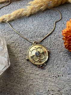 This is a fine, refined jewelry in 18k gold and Diamond. And also looks rustic.  Fits perfectly for every woman.  The perfect holiday gift for her. Unique and exquisite Minimalist Flowers, Diamond Necklace, Holiday Gifts, 18k Gold, Jewelry Necklace Pendant, Gifts For Her, Jewelry Necklaces, Gift Card, Etsy Accessories