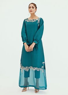 Organza Long Shirts Pakistani, Silk Maxi Design, Katan Silk Dress Design, Silk Dress Design, Raw Silk Dress, Maxi Design, Gaun Fashion, Embellished Neckline, Pakistani Fancy Dresses