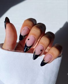 Almond Nails Ideas Halloween, Almond Shape Simple Nail Designs, Almond Shape October Nails, Darker Nail Ideas, Black Spooky Nails Almond, Nails October Halloween, Almond Nails Designs October, Subtle Halloween Nails Almond, Pretty October Nails