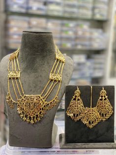 This Is Beautiful Royal  Punjabi Jadau Necklace Set With Tikka Set For Women . This Made With Pearls And One gram Gold | Punjabi Jadau Jewellery | Nikah Jewellery | Pakistani Jewellery | Sangeet Jewellery | Jaggo Jewellery | Baraat Jewellery | Punjabi Wedding Jewellery | Indian Jewellery | U can Wear This On Punjabi Wedding , Indian Wedding , Sangeet , Jaggo , Roka Day , Wedlock Day , Baraat , Lavaan -Phere . Gift For Her , Anniversery Gift , Wedding Gift , Birthday Gift , Gift For Mom. Thank Yo Gold Necklace Set Punjabi Style, Jugni Necklace, Punjabi Gold Jewellery Set, Nikah Jewellery, Sangeet Jewellery, One Gram Gold Necklace, Jadau Set, Punjabi Jewellery, Jadau Necklace