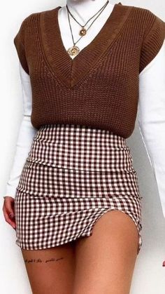 Winter Fashion Outfits Skirts, Flannel Skirt Outfits Winter, Paperbag Skirt Outfit Winter, Skirt Cold Weather Outfit, Winter Sorority Outfits, Thank Giving Outfit, Casual Preppy Winter Outfits, Fall Skirt Outfits Casual, Sweater Tied Over Shoulders Outfit