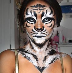 Tiger Halloween Makeup, Tiger Face Paint, Tiger Makeup, Tiger Halloween, Make Up Diy, Cosplay Makeup Tutorial, Makeup Zombie, Obličejové Masky