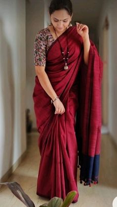 Blouse Designs For Simple Sarees, Blouse Designs Wedding, Kalamkari Blouse Designs, Cultural Outfits, Blouse Styling, Blouse Designs Aari Work, Plain Sarees, Kerala Saree Blouse Designs, Blouse Maggam Work