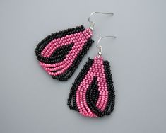 Jewelry Design Earrings, Beaded Dangle Earrings, Beaded Dangles, Seed Bead Jewelry, Black Beads, Statement Earrings, Seed Beads, Jewelry Gifts, Gifts For Women