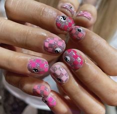 Dotted Nails, Flamingo Nails, Checkered Nails, Edge Nails, Cute Simple Nails, Dots Nails, Nail Tattoo, Trendy Nail Art