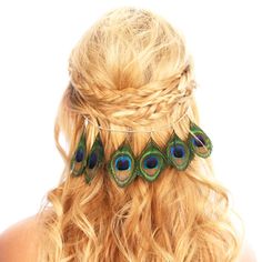 Hey, I found this really awesome Etsy listing at https://www.etsy.com/listing/223577839/peacock-feather-hair-grip-clip-chain Carnaval Make-up, Feather Hair Pieces, Chain Headpiece, Boho Headpiece, Feather Headpiece, Long Box Braids, Feather Hair Clips, Hair Grips, Feather Hair