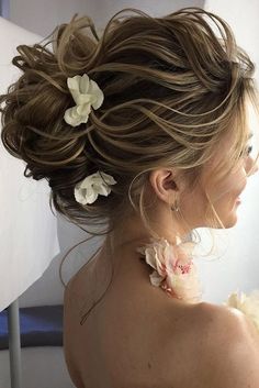 Long Wedding Hairstyles and Updos #weddings #hairstyles #bride #bridal #wedding #fashion Classic Wedding Hair, Wedding Hairstyles Bride, Penteado Cabelo Curto, Wedding Hairstyles For Long Hair