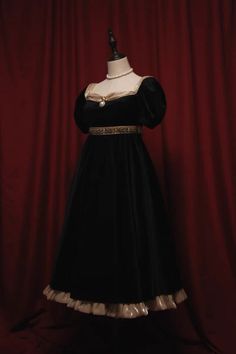 Bridgerton Inspired Black Velvet Regency Era Ball Gown - Black Dress Plus Size - WonderlandByLilian Black Velvet Princess Dress, Black Empire Waist Gown, Regency Era Black Dress, Regency Black Dress, Simple Elegant Black Dress, Prom Dress Medium Length, Regency Necklace, Simple Ball Gown, Bridgerton Experience