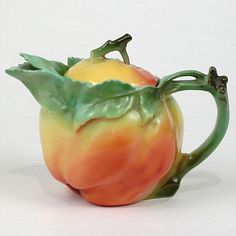 english teapots | Royal Bayreuth Figural "Apple" Teapot.... Cool Teapots Ceramics, Teapot Unique, Unusual Teapots, Nature Inspired Teapots, Slab Teapot, English Teapots