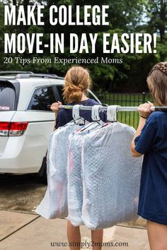 Learn what to expect on college move-in day from two moms who've been there! We share our 20 tips & tricks to make move-in day go smoothly! #dormroom #collegemovein #movingtips #collegedorm #freshman #moveinday #tips #checklist #hacks Dorm Room Carpet Ideas, Packing Bedroom Moving Tips, Auburn Village Dorm, Dorm Move In Checklist, Ikea Dorm Hacks, College Move In Checklist, College Checklist Freshman, Ikea Dorm Room Ideas, Rustic Dorm Room Ideas