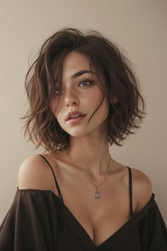 Choppy Bobs, Smiling Faces, Hair Inspiration Short, Hairstyles For Women, Stylish Hair, Short Haircuts, Short Hair Cuts For Women, Short Hairstyles For Women, Womens Haircuts