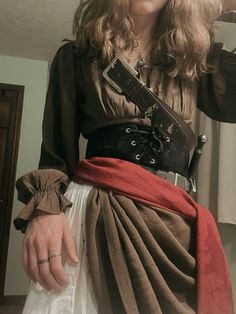 #pirate #piratecore #fantasy #piratesofthecaribbean #captainjacksparrow #jacksparrow #pirateaesthetic #renfaire #medieval #fantasyworld Ren Faire Outfits, Medieval Cosplay, Pirate Halloween, Arte Punk, Pirate Woman, Fantasy Hair, Medieval Costume