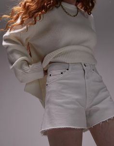 Shorts by Topshop Welcome to the next phase of Topshop High rise Belt loops Five pockets Raw cut hem Regular fit White Denim Shorts Outfit, Joni Jeans, Denim Shorts Outfit, Short Blanc, Stretch Denim Shorts, White Denim Shorts, Shorts Outfit, Sweaters And Leggings, Mom Shorts