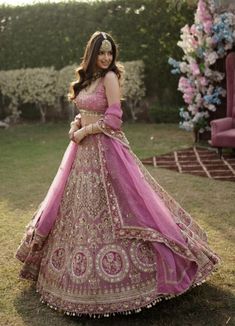 Lengha Wedding, Indian Wedding Reception Outfits, Brown Stuff, Manifest Life, Indian Fits, Indian Things, Desi Clothing, Engagement Dress For Bride, Heavy Lehenga