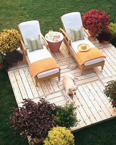 an image of a patio with chairs and table in the middle, text reads 9 simple but important things to remember when selling pallet furniture