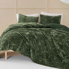 Wonderful Bedding Diamond Quilting Luxury Crushed Velvet 3-Pieces Quilt Set-Avocado Green-Full/Queen- Velvet Comforter, Flannel Quilts, Velvet Quilt, Quilt Comforter, Summer Quilts, Bedding Stores, Lightweight Comforter, Quilt Set, Queen Quilt