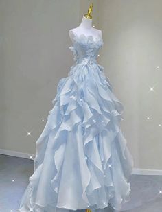 Princess Dresses Blue, Blue Butterfly Prom Dress, Disney Prom Dresses, Fairy Ball Gown, Fairy Ball, Flower Tulle, Gown Cocktail, Expensive Dresses, Pretty Quinceanera Dresses