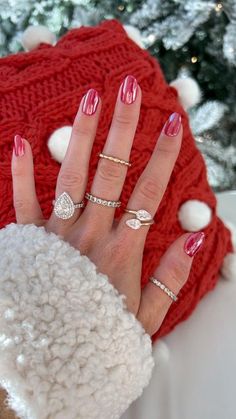 Christmas Nails With Chrome Powder, Simple Cute Nails Christmas, Frosted Red Nails, Red Frosted Nails, Red Chrome Dip Powder Nails, Red Irridescent Nails, Red Nails Crome, Gel Manicure Christmas Nails, Red With Gold Chrome Nails