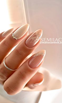 @matuszewsk.a - Nail Art Ongles Beiges, Simple Wedding Nails, Engagement Nails, Bridal Nail Art, Beige Nails