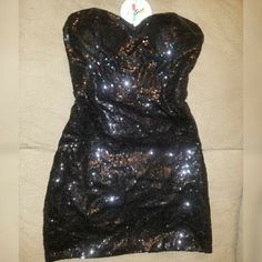 Beautiful Black Sequined Dress!! Size Large (Can Also Fit As A Slightly"Loosely-Fit Style" Medium). Goes To Mid-Thigh. "Sweetheart Neckline". Comes With Clear-Straps *If* Wanted To Use Those With It. Great For Parties, A Night Out, Or Any Special Event!! Brand New, Tags Still Attached!! Black Sequined Dress, Lover Dress, Sequined Dress, Black Sequin Dress, Dresses Black, Black Sequins, Sequin Dress, Sweetheart Neckline, Sleeveless Formal Dress