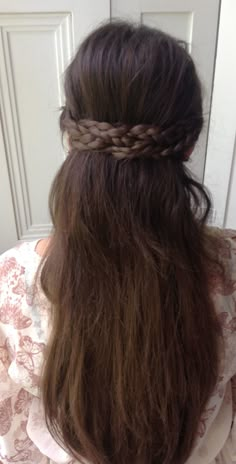 The hairstyle Annabelle had on Lancelot's first day of basic training in Lancelot Maiden Hairstyles, Ren Faire Hairstyles, Jack Core, Targaryen Hair, Medieval Hair, Fairytale Hair, Medieval Hairstyles, Queen Hair, Different Hairstyles