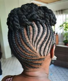 Didi Hairstyles Nigerian Natural Hair, Didi Hairstyles Nigerian, Summer Protective Styles, Natural Updo Hairstyles, Asoebi Designs, Natural Bridal Hair, Hair Braid Designs, Weaving Hairstyles