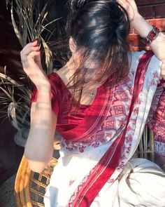 Bengali Culture, Bengali Saree, Not All Heroes Wear Capes, Traditional Photo, Fancy Sarees Party Wear, Saree Poses, Simple Sarees, Desi Fashion Casual