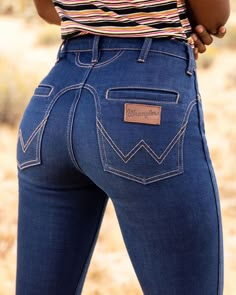 Plus Size Wrangler Jeans, Jean Cowgirl Outfits, Wrangler Cowboy Cut Women, Wrangler Womens Jeans, Cowboy Cut Wranglers Women Outfits, Women’s Wrangler Jeans, Cowgirl Outfits Jeans, Vintage Wrangler Jeans Outfit, Wrangler Outfits Woman