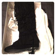 These Black Flat Fringe Boots Are Absolutely Super Gorgeous & They’re A Size 8!!! Brand New & Never Been Worn Because They’re Too Tight On My Calves! Thigh High Black Boots, Black Fringe Boots, White Platform Boots, Tan Block Heels, Knee High Heels, Steve Madden Boots, Fringe Boots, Chunky Heels Boots, Black Fringe