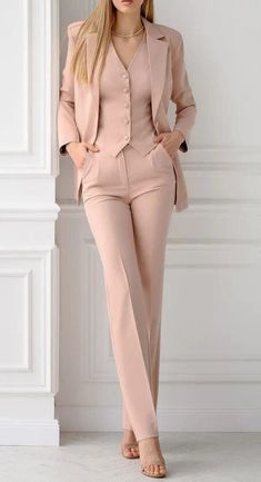 Business Professional Outfits, Fest Outfits, Stylish Work Attire, Woman Suit Fashion, Classy Work Outfits, Stylish Work Outfits, Blonde Pixie, Looks Chic, Work Outfits Women