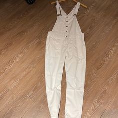 Never Used White Sleeveless Overalls For Spring, Zara White Overall Jumpsuits And Rompers, Fitted Beige Overalls For Spring, Beige Overalls For Spring, Zara Overalls With Pockets For Spring, Zara Spring Overalls With Pockets, Zara Overalls For Spring, Chic Zara Overalls For Spring, Zara Fitted Cotton Overalls