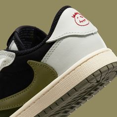 Droppt der Travis Scott x Air Jordan 1 Low OG WMNS „Olive“ am 26. Jordan Travis Scott, Travis Scott Jordan 1, Jordan 1 Low Green, Jordan Hats, Shoes Wallpaper, Basket Vintage